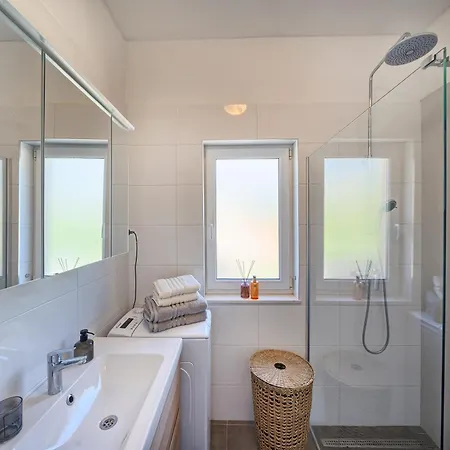 Romantic Retreat Private Jacuzzi And Mountain Views Split Area