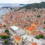 Daire Relax Split Area With Private Jacuzzi On Terrace With Mountain View