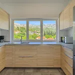 Daire Relax Split Area With Private Jacuzzi On Terrace With Mountain View