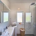 Relax Split Area With Private Jacuzzi On Terrace With Mountain View