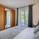 Daire Relax Split Area With Private Jacuzzi On Terrace With Mountain View *