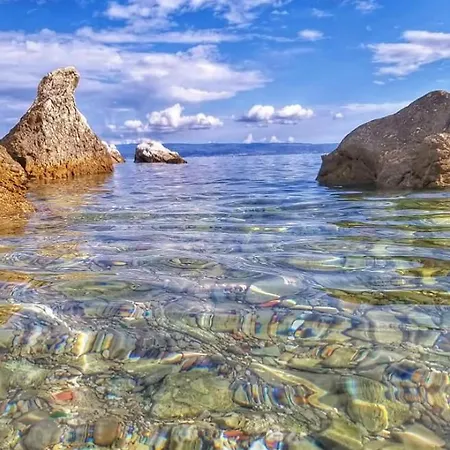 Relax Split Area With Private Jacuzzi On Terrace With Mountain View * Srinjine