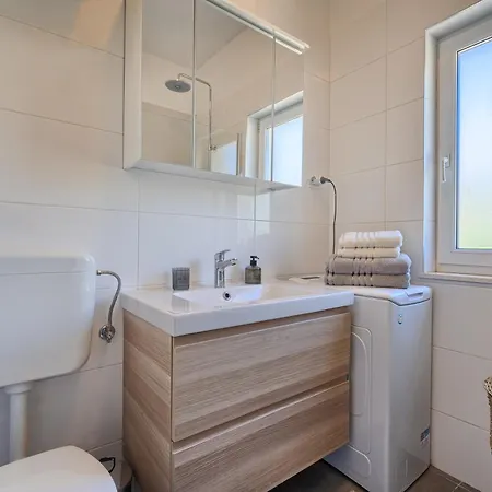 Relax Split Area With Private Jacuzzi On Terrace With Mountain View Srinjine
