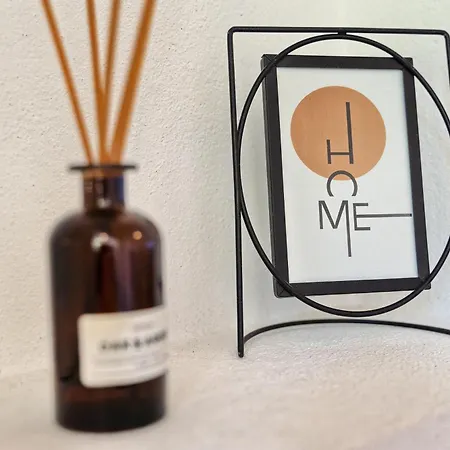 Relax Split Area With Private Jacuzzi On Terrace With Mountain View