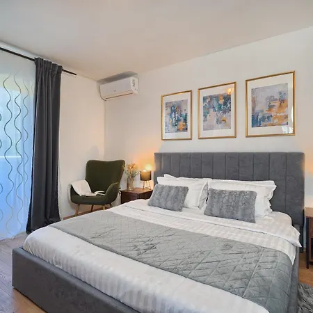 Apartment Relax Split Area With Private Jacuzzi On Terrace With Mountain View Srinjine