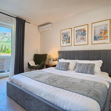 Relax Split Area With Private Jacuzzi On Terrace With Mountain View * Srinjine