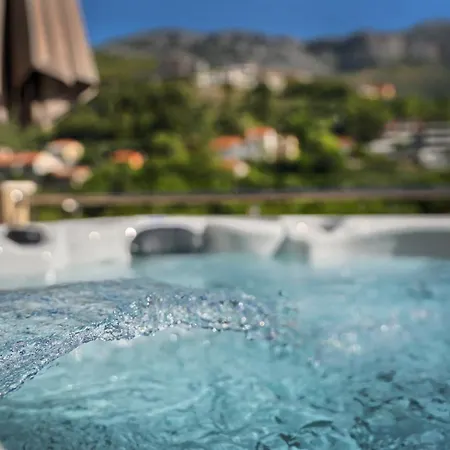 Apartment Relax Split Area With Private Jacuzzi On Terrace With Mountain View Srinjine