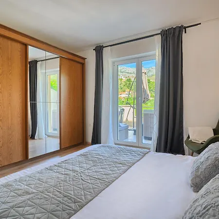 Apartment Relax Split Area With Private Jacuzzi On Terrace With Mountain View *