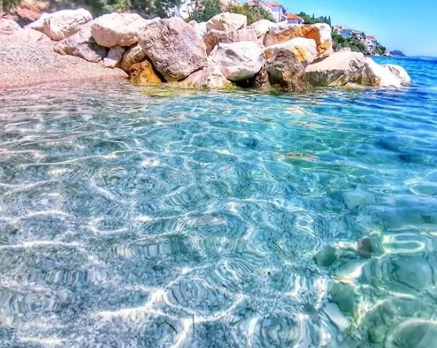 Relax Split Area With Private Jacuzzi On Terrace With Mountain View * Srinjine