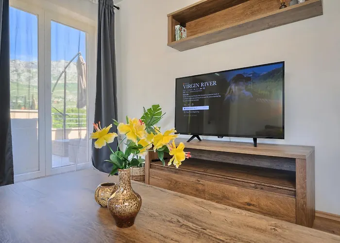 Relax Split Area With Private Jacuzzi On Terrace With Mountain View Appartamento Srinjine