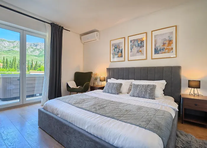 Relax Split Area With Private Jacuzzi On Terrace With Mountain View * Srinjine