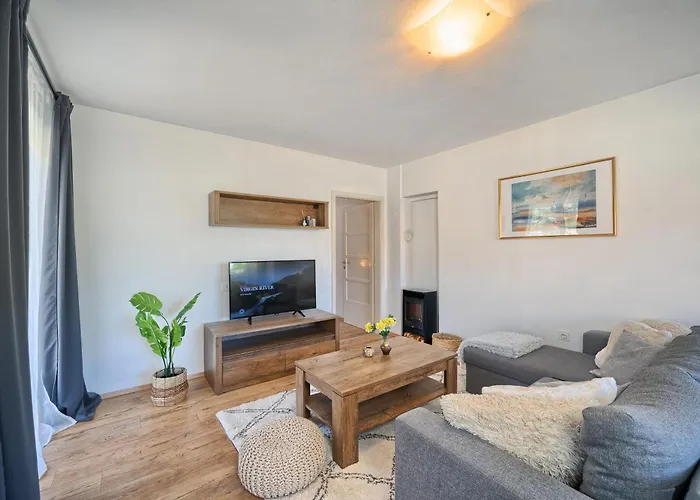 Relax Split Area With Private Jacuzzi On Terrace With Mountain View Appartamento *