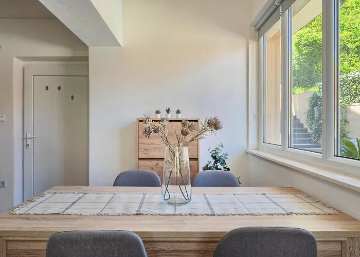 Relax Split Area With Private Jacuzzi On Terrace With Mountain View Appartamento Srinjine