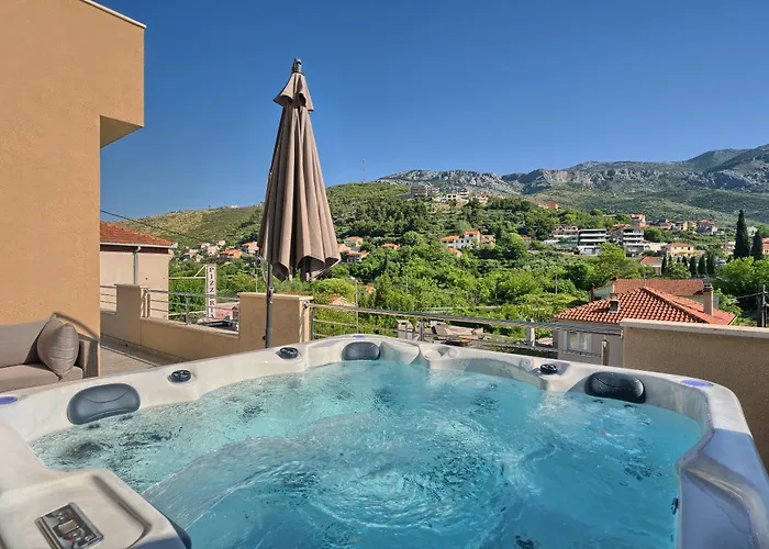 Relax Split Area With Private Jacuzzi On Terrace With Mountain View Appartamento Srinjine