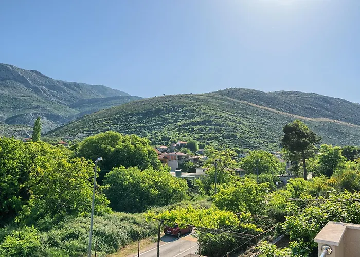 Relax Split Area With Private Jacuzzi On Terrace With Mountain View Srinjine